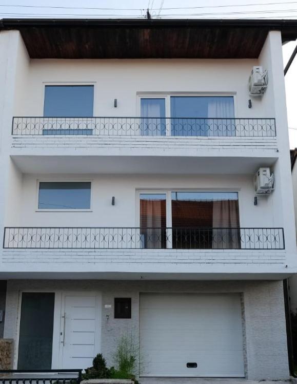 Unique Apartments ויסוקו מראה חיצוני תמונה